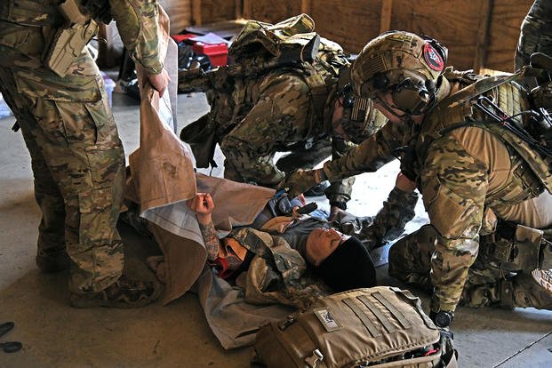 Green Berets perform evacuation exercise