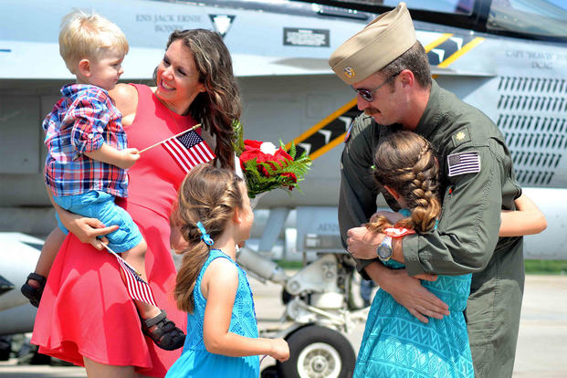 U.S. (Photo: U.S. Navy/Mass Communication Specialist 2nd Class Alysia Hernandez)